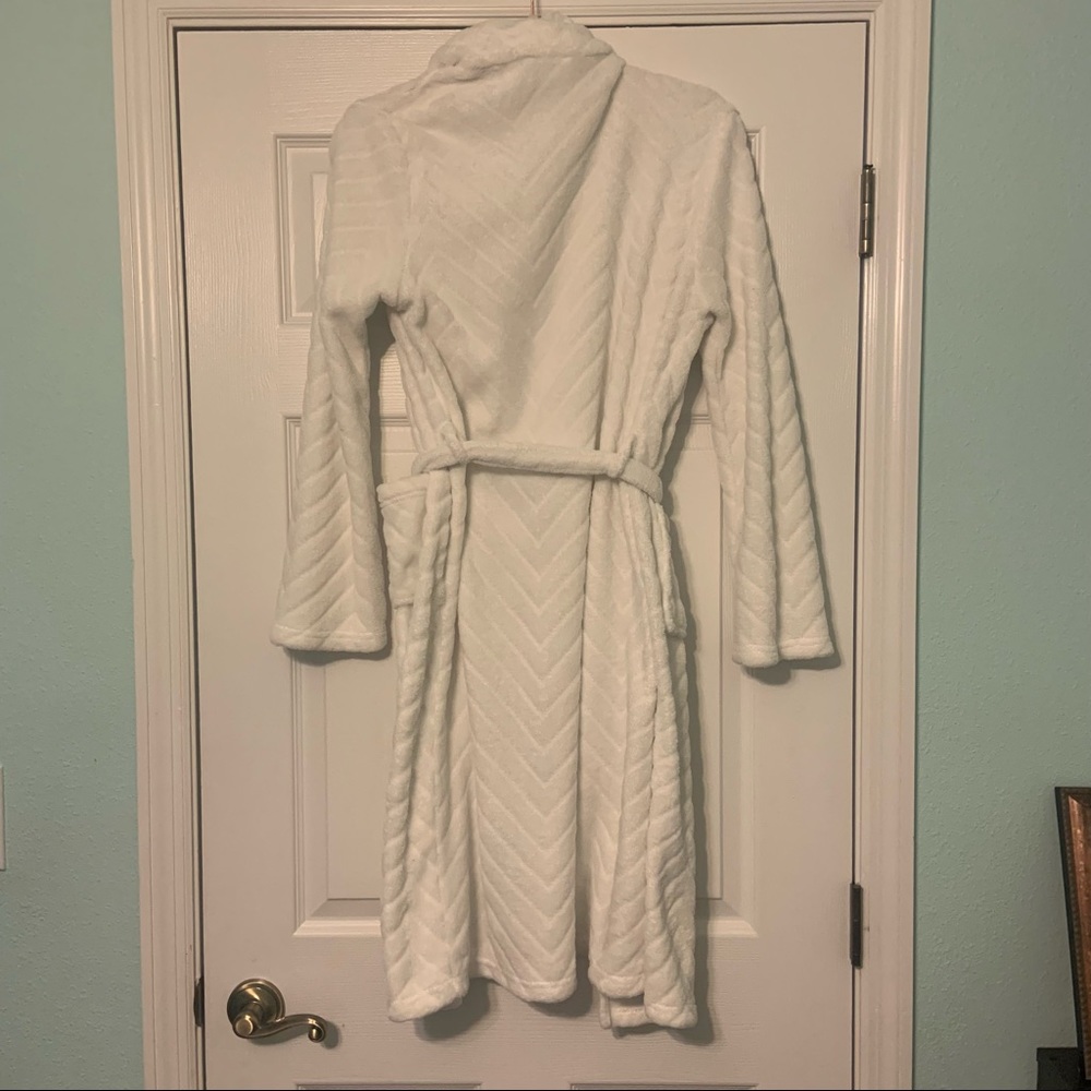 Ulta robe - Picture 3 of 6